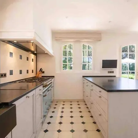 7 Bedroom In The Parcs * Saint Tropez